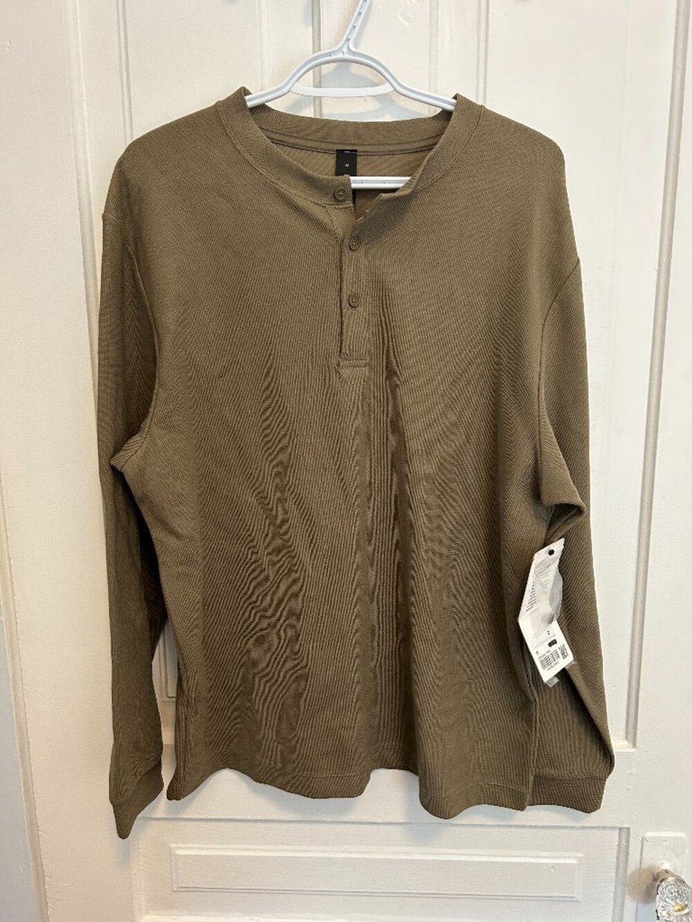 Mens Medium - Heavyweight Cotton Textured Henley